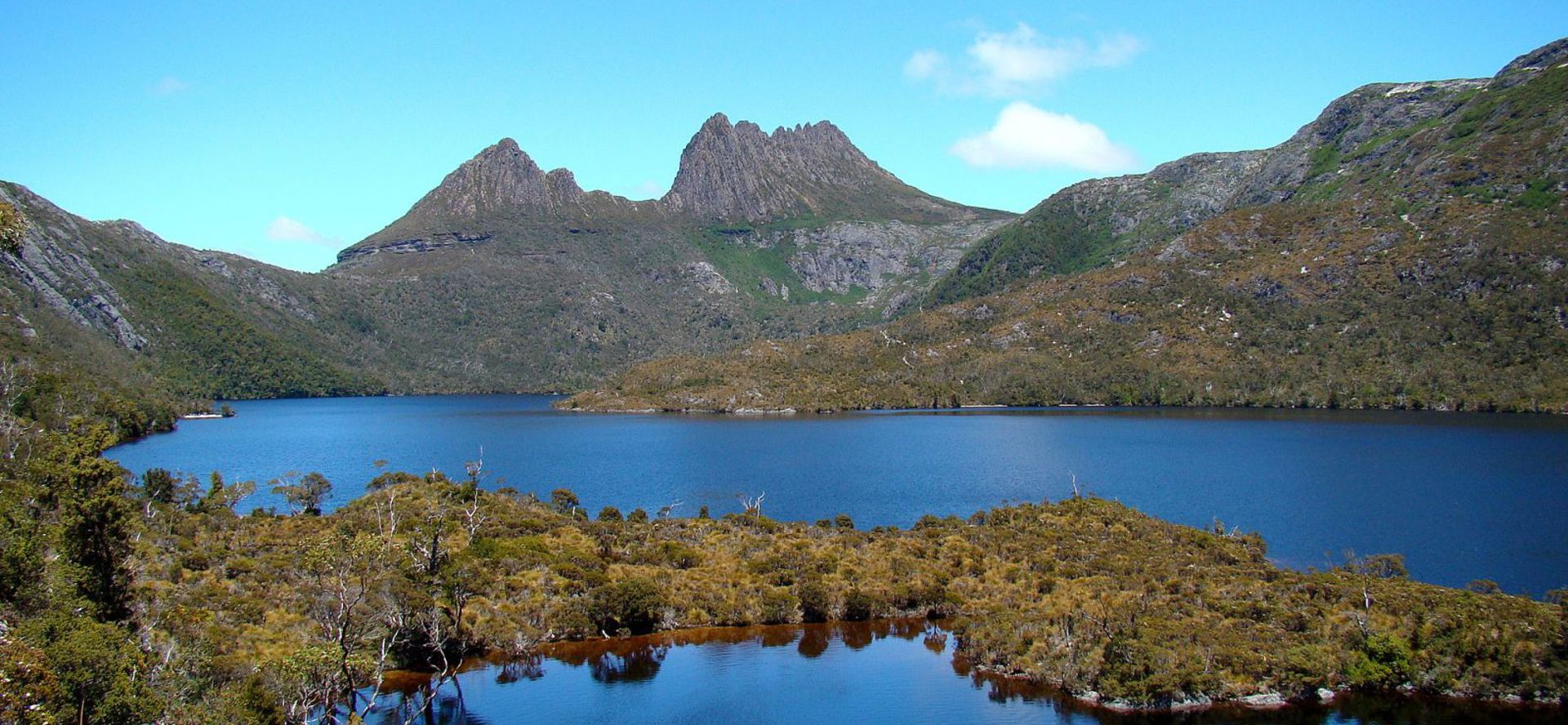 Cradle Mountain Behind Dove Lake, Foto: Bjørn Christian Tørrissen, CC BY-SA 3.0, via Wikimedia Commons