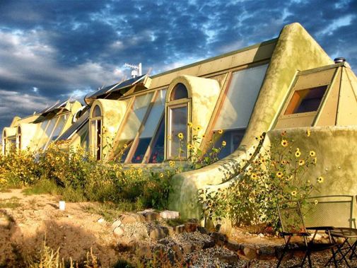 Earthship Exterior4 17738366669 Wikipedia (1)