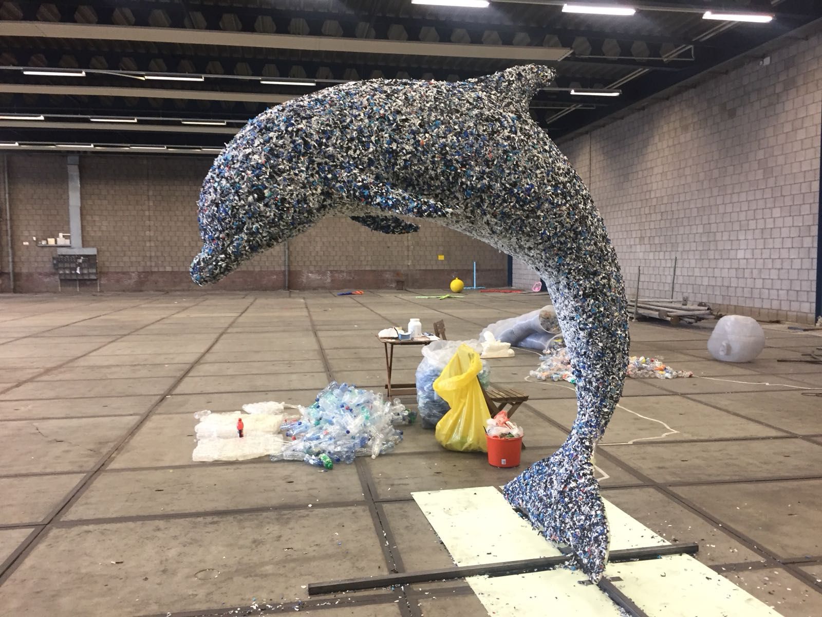 National Geographic presenteert kunstwerk van gerecycled plastic in het Museon voor blijvende aandacht #STOPMETPLASTIC